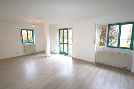 Ideal als erste eigene Wohnung oder als ZweitWohnung: Apartment mit Terrasse, EBK und Stellplatz in Dörfles
