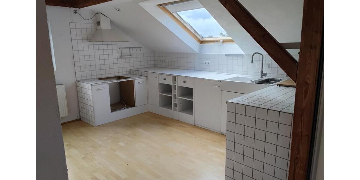 Dachgeschoßwohnung Walldürn - 3 Zimmer, 100 m&sup2;, 800&euro; | Angebot:26221333