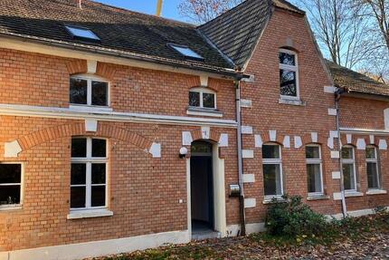 Haus Torgau - 4 Zimmer, 130 m&sup2;, 1.015&euro; | Angebot:23598489