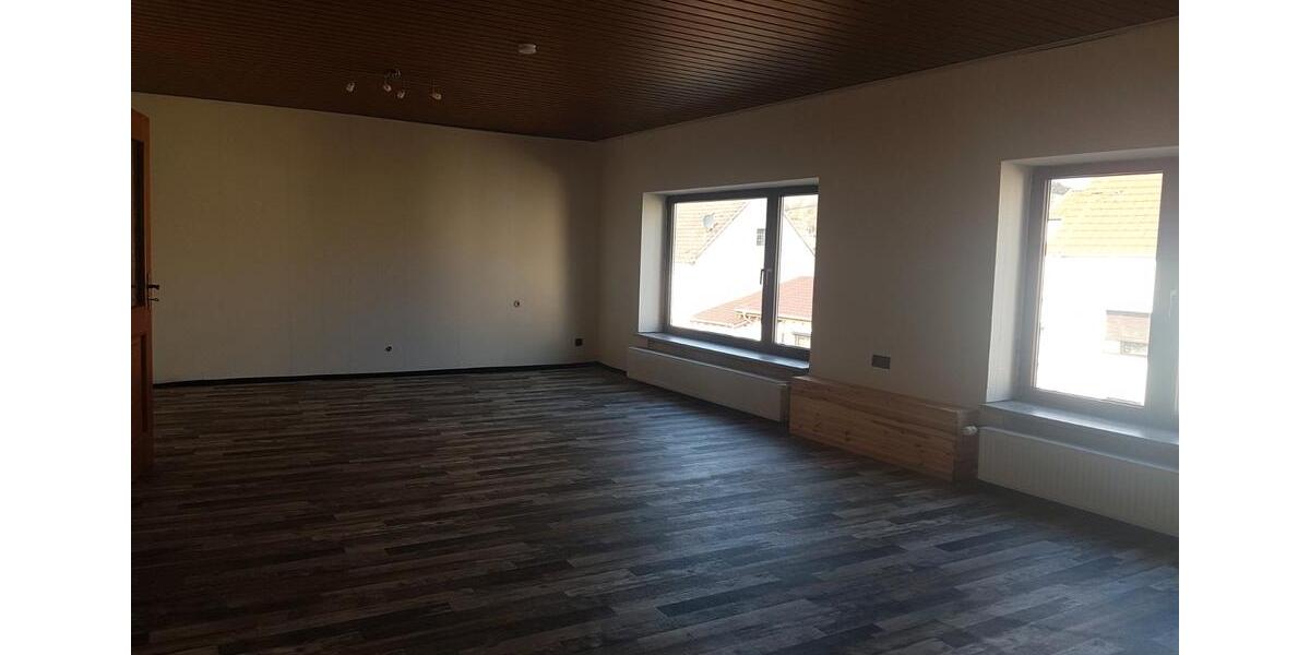 Etagenwohnung Freisen - 4 Zimmer, 110 m&sup2;, 690&euro; | Angebot:26705236