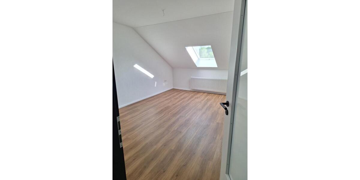 Etagenwohnung Kümmersbruck - 7 Zimmer, 170 m&sup2;, 1.490&euro; | Angebot:26602908