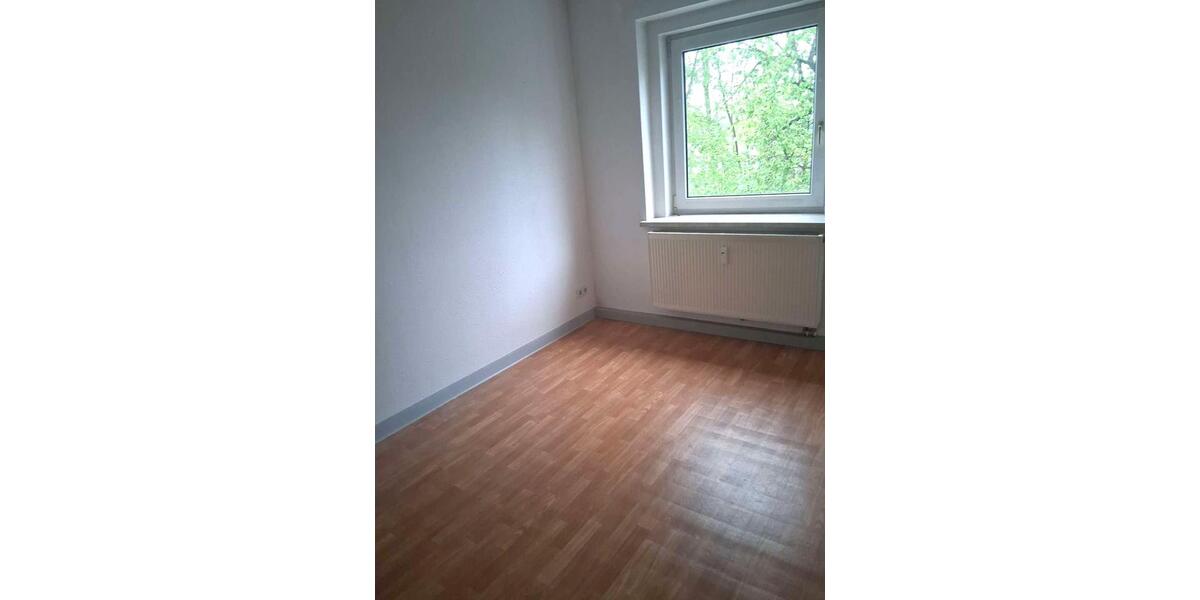 Erdgeschoßwohnung Glauchau - 2 Zimmer, 37 m&sup2;, 220&euro; | Angebot:26467383