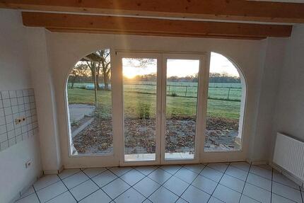 Haus Delbrück - 6 Zimmer, 165 m&sup2;, 1.390&euro; | Angebot:24857193