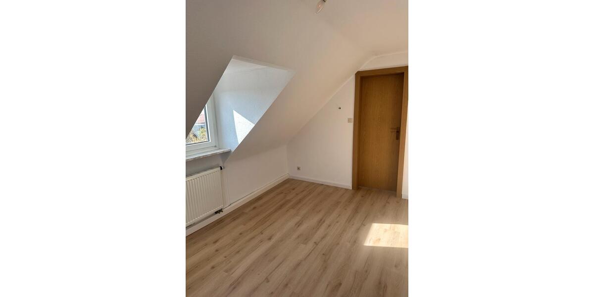 Dachgeschoßwohnung Stuttgart Vaihingen - 3 Zimmer, 47 m&sup2;, 1.000&euro; | Angebot:26699916