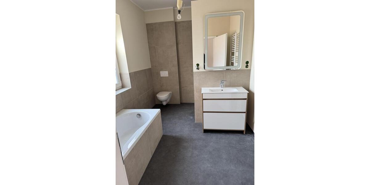 Etagenwohnung Delligsen - 2 Zimmer, 82 m&sup2;, 710&euro; | Angebot:25642845