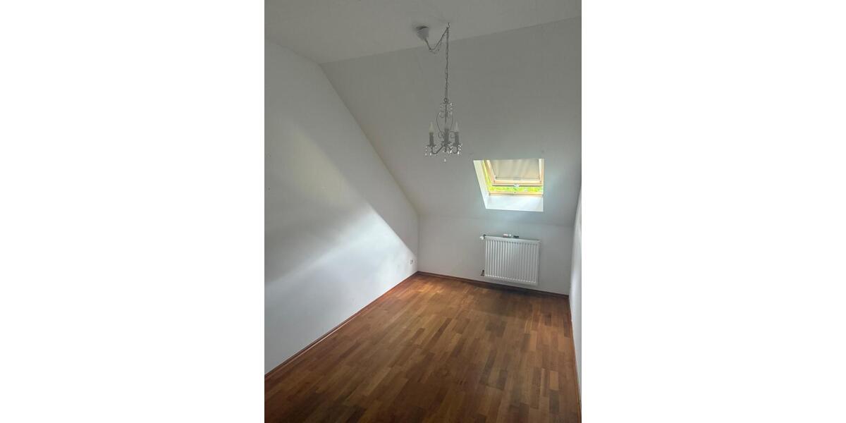 Dachgeschoßwohnung Fell - 3 Zimmer, 90 m&sup2;, 800&euro; | Angebot:26566084