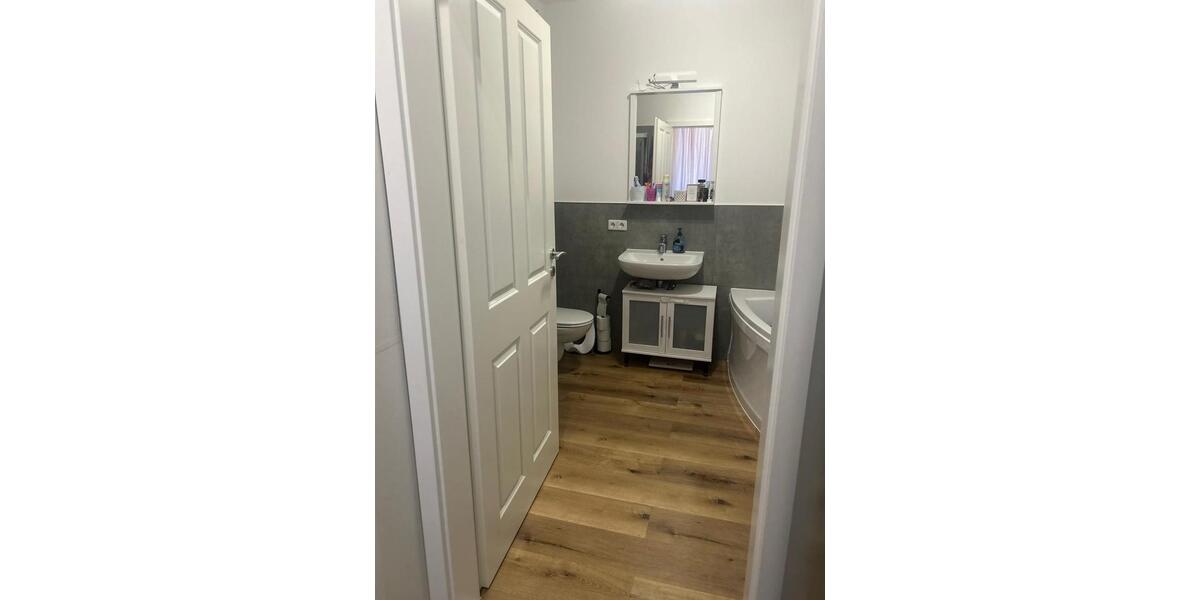 Etagenwohnung Sonneberg - 4 Zimmer, 100 m&sup2;, 750&euro; | Angebot:25710801