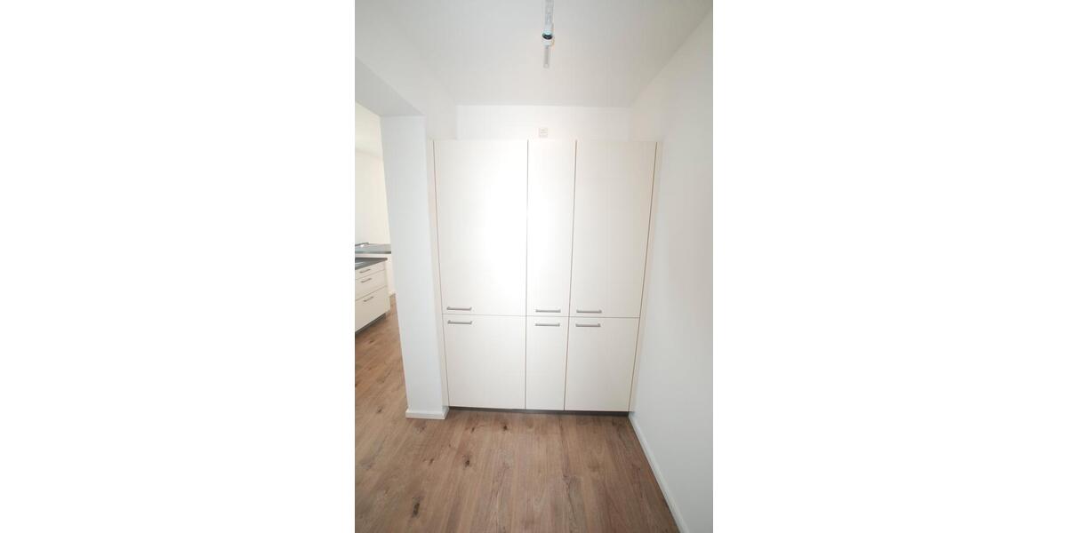 Etagenwohnung Mainz Laubenheim - 4 Zimmer, 136 m&sup2;, 2.100&euro; | Angebot:26254699