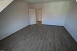 2 Raum DG-Wohnung mit Balkon und Blick ins Grüne. Bad mit Wanne! In Weida! - Dachgeschoßwohnung Weida Liebsdorf | Angebot:26347862