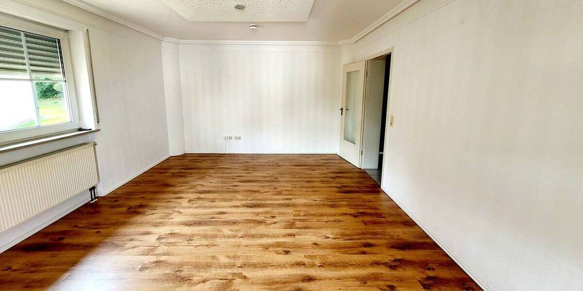 Etagenwohnung Hildburghausen - 2 Zimmer, 66 m&sup2;, 500&euro; | Angebot:25679323