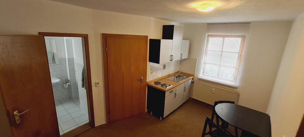 Singleapartment teilmöbliert, EBK, Stellplatz, Garten
