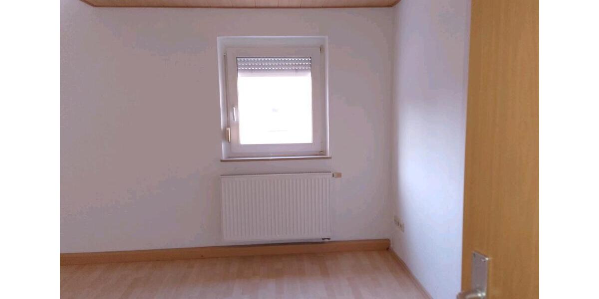 Etagenwohnung Naila - 2 Zimmer, 65 m&sup2;, 400&euro; | Angebot:25300787