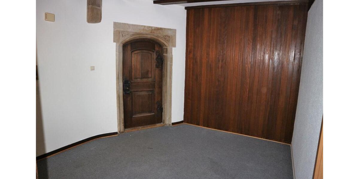 Etagenwohnung Bad Sobernheim - 8 Zimmer, 223 m&sup2;, 2.000&euro; | Angebot:26019674