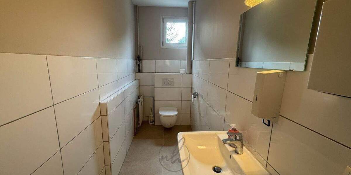 Gewerbeobjekt Barsbüttel - 3 Zimmer, 130 m&sup2;, 1.250&euro; | Angebot:26731342