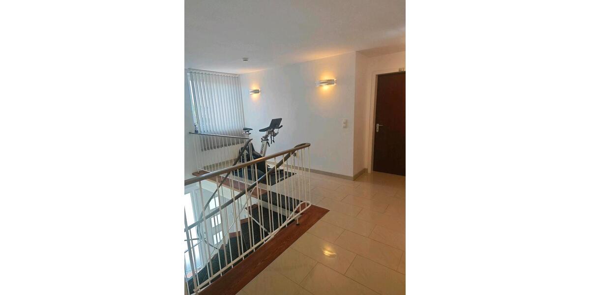 Einfamilienhaus Jüchen - 5 Zimmer, 200 m&sup2;, 3.900&euro; | Angebot:26248497