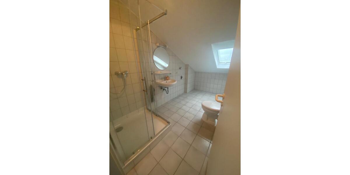 Dachgeschoßwohnung Ebelsbach - 1 Zimmer, 33 m&sup2;, 339&euro; | Angebot:24826302