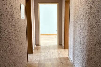 Wohnung Saarbrücken Malstatt - 3 Zimmer, 80 m&sup2;, 900&euro; | Angebot:27677519