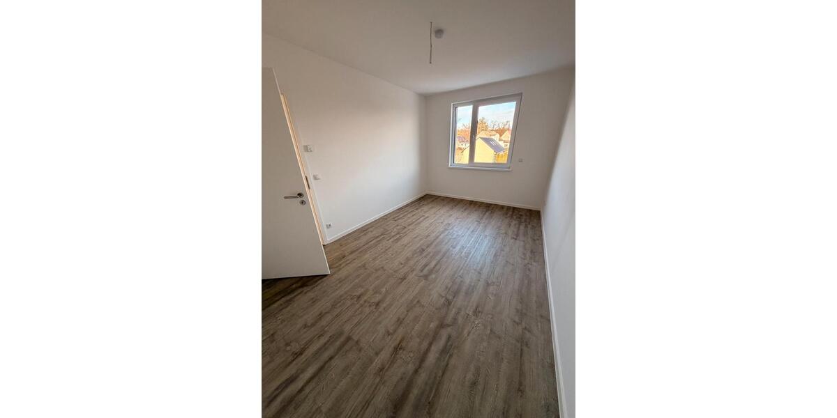 Doppelhaushälfte Zossen - 5 Zimmer, 125 m&sup2;, 1.699&euro; | Angebot:26408653