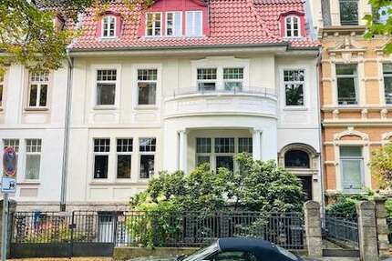 Haus zum Mieten in Hildesheim 2.350 € 360 m² 11 zimmer