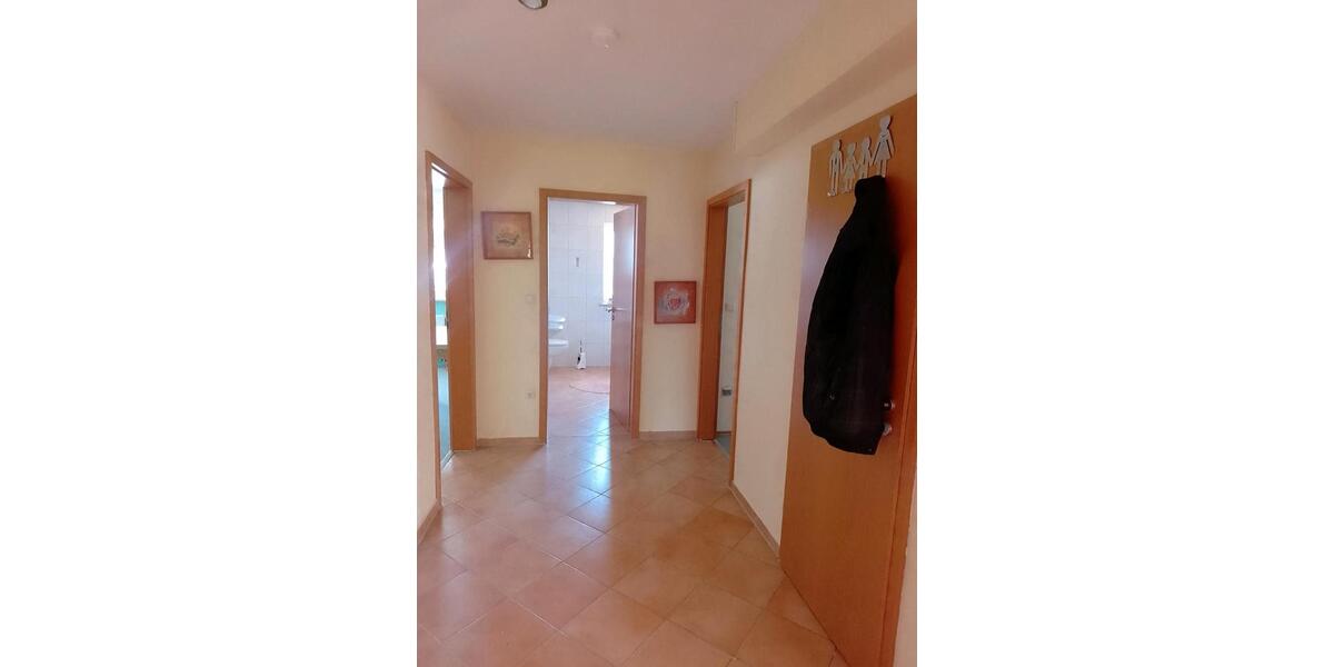 Erdgeschoßwohnung Kaufbeuren - 5 Zimmer, 180 m&sup2;, 1.690&euro; | Angebot:26678784