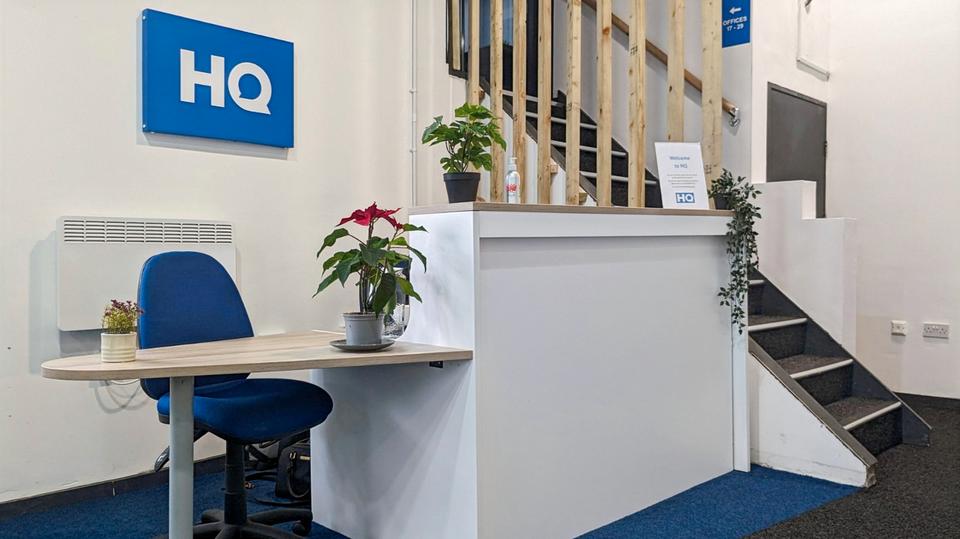 All-inclusive-Zugang zu professionellen Büroräumen für 2 Personen in HQ Strehlener Straße zimmer