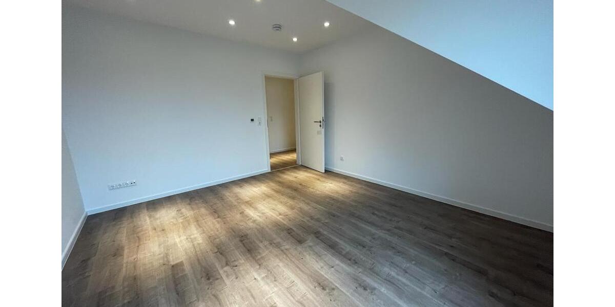 Etagenwohnung Zetel - 3 Zimmer, 73 m&sup2;, 850&euro; | Angebot:26002102