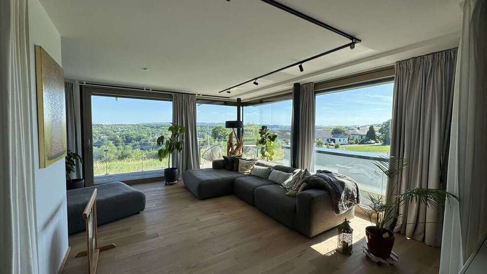 Wohnung zum Mieten in Gückingen 1.660 € 173.8 m²