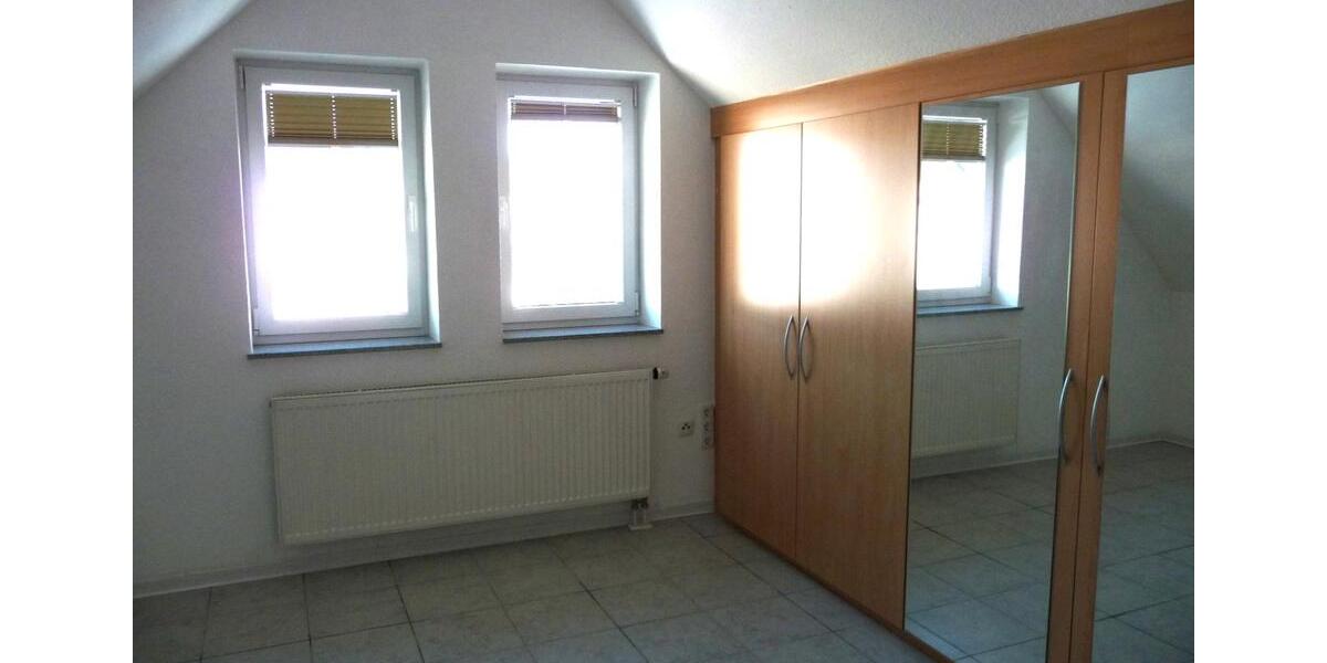 Dachgeschoßwohnung Niederaula - 2.5 Zimmer, 75 m&sup2;, 568&euro; | Angebot:26150179