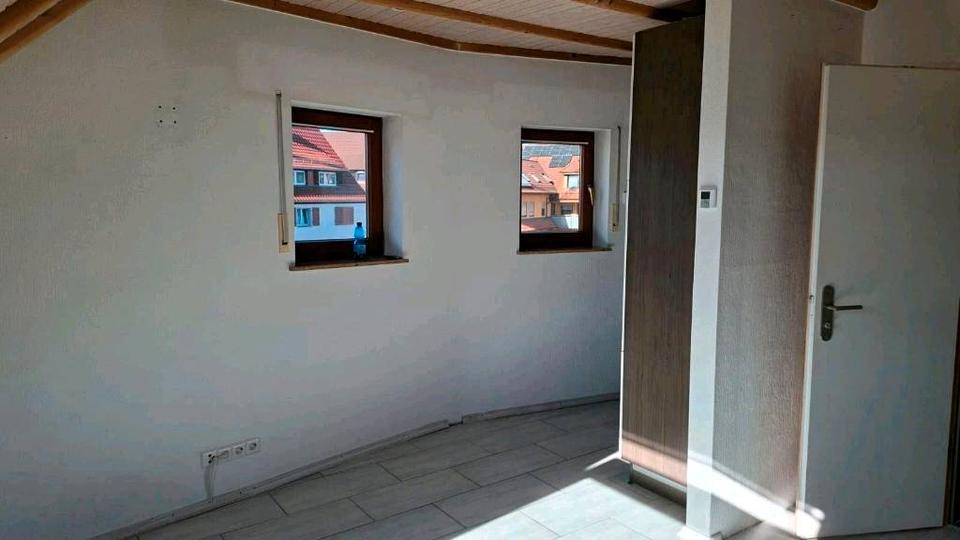 Dachgeschoßwohnung Niefern-Öschelbronn Öschelbronn - 1 Zimmer, 27 m&sup2;, 506&euro; | Angebot:26386630