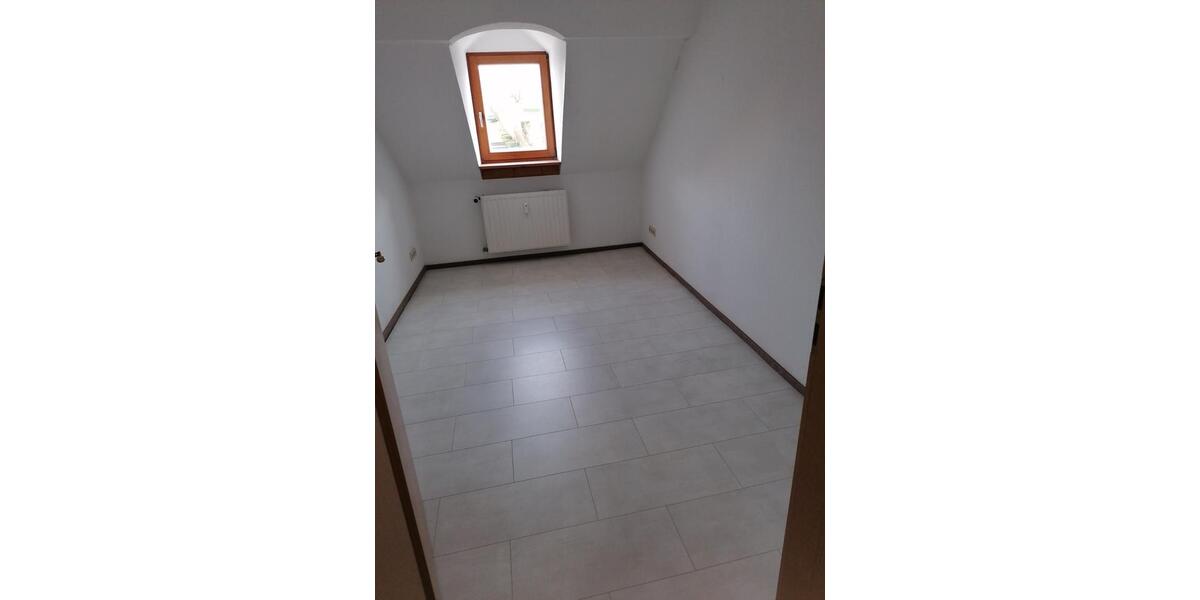 Dachgeschoßwohnung Kastellaun - 3.5 Zimmer, 90 m&sup2;, 660&euro; | Angebot:26144552