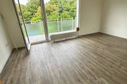 KÖLNER NORDEN HEIMERSDORF: renovierte 2 Zimmerwohnung mit Balkon