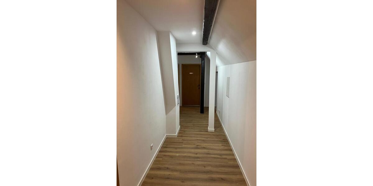 Dachgeschoßwohnung Siegen Weidenau - 1 Zimmer, 20 m&sup2;, 450&euro; | Angebot:25353874