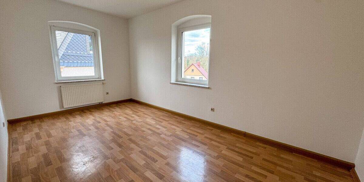 Etagenwohnung Lößnitz - 2 Zimmer, 49 m&sup2;, 294&euro; | Angebot:26929613