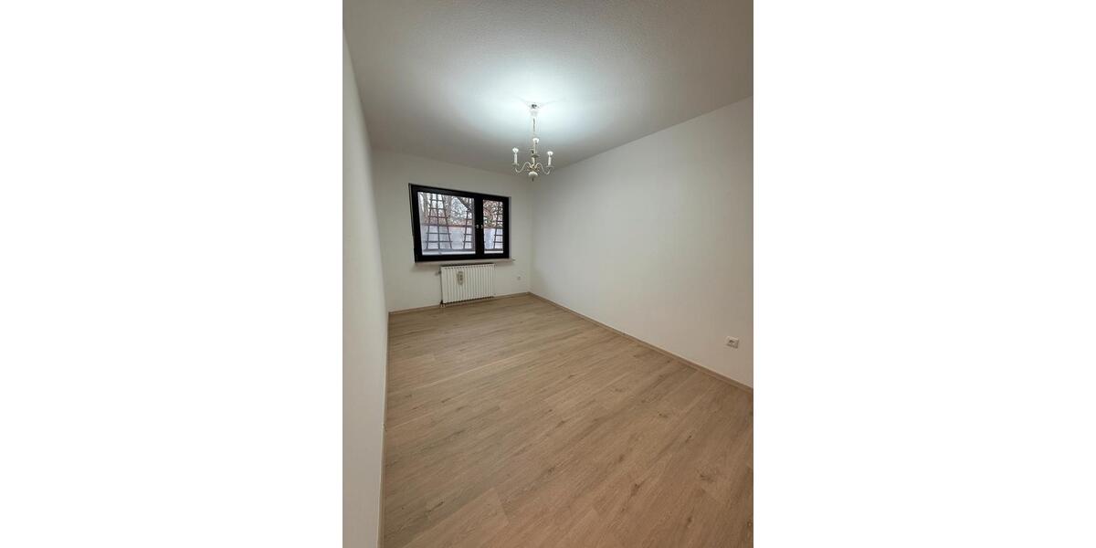 Etagenwohnung Germering - 4 Zimmer, 110 m&sup2;, 2.300&euro; | Angebot:24654283