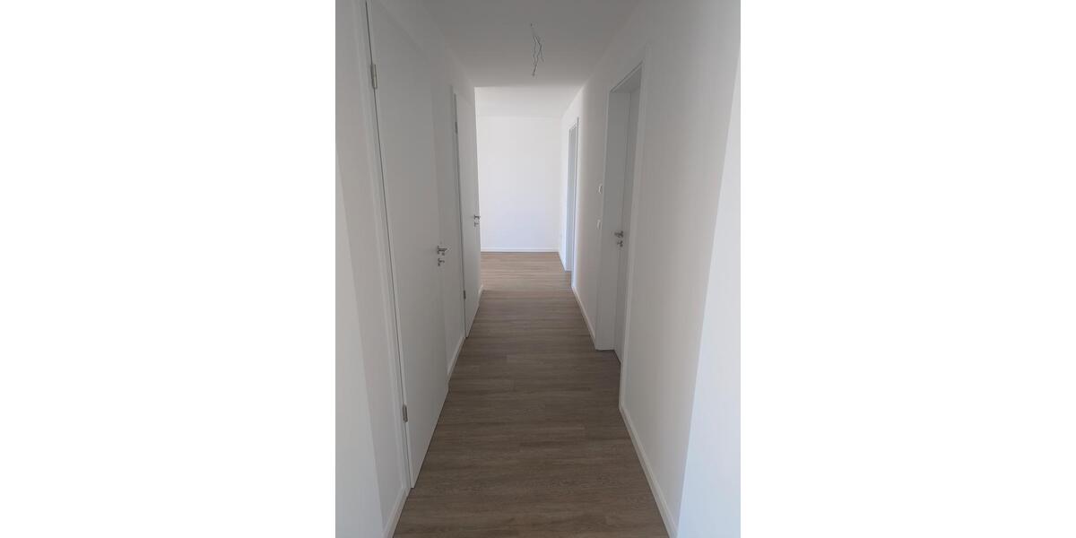 Erdgeschoßwohnung Deggendorf - 3 Zimmer, 86 m&sup2;, 1.035&euro; | Angebot:26632544