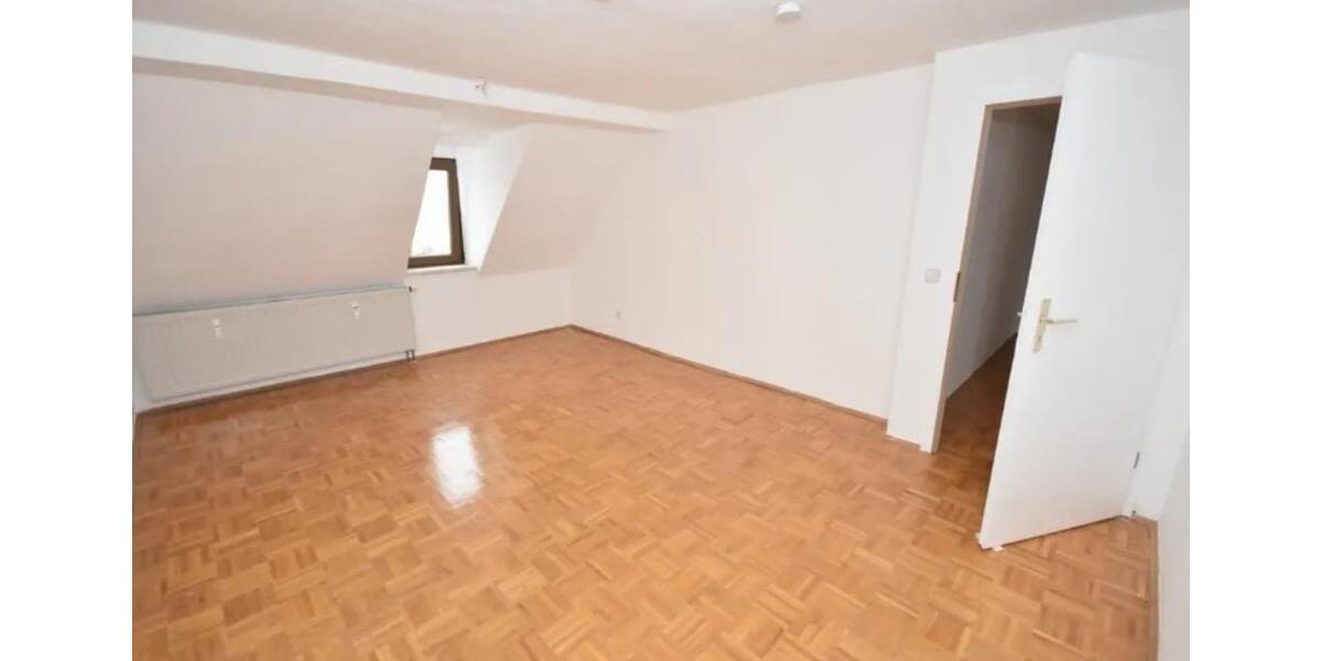 Etagenwohnung Rochlitz - 4 Zimmer, 98 m&sup2;, 725&euro; | Angebot:25366571