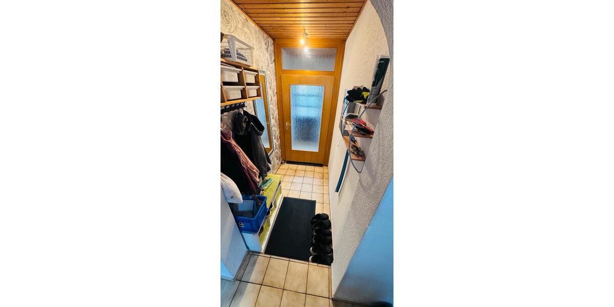 Etagenwohnung Niederwerrn - 3.5 Zimmer, 85 m&sup2;, 1.050&euro; | Angebot:26303057