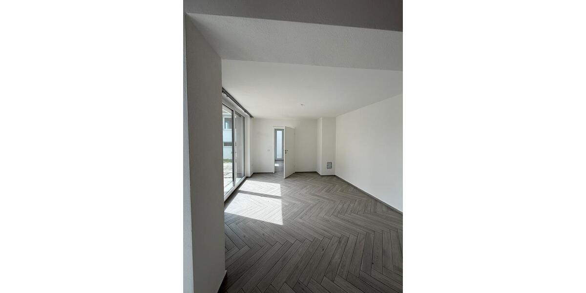 Erdgeschoßwohnung Delitzsch - 3.5 Zimmer, 130 m&sup2;, 1.650&euro; | Angebot:26578849