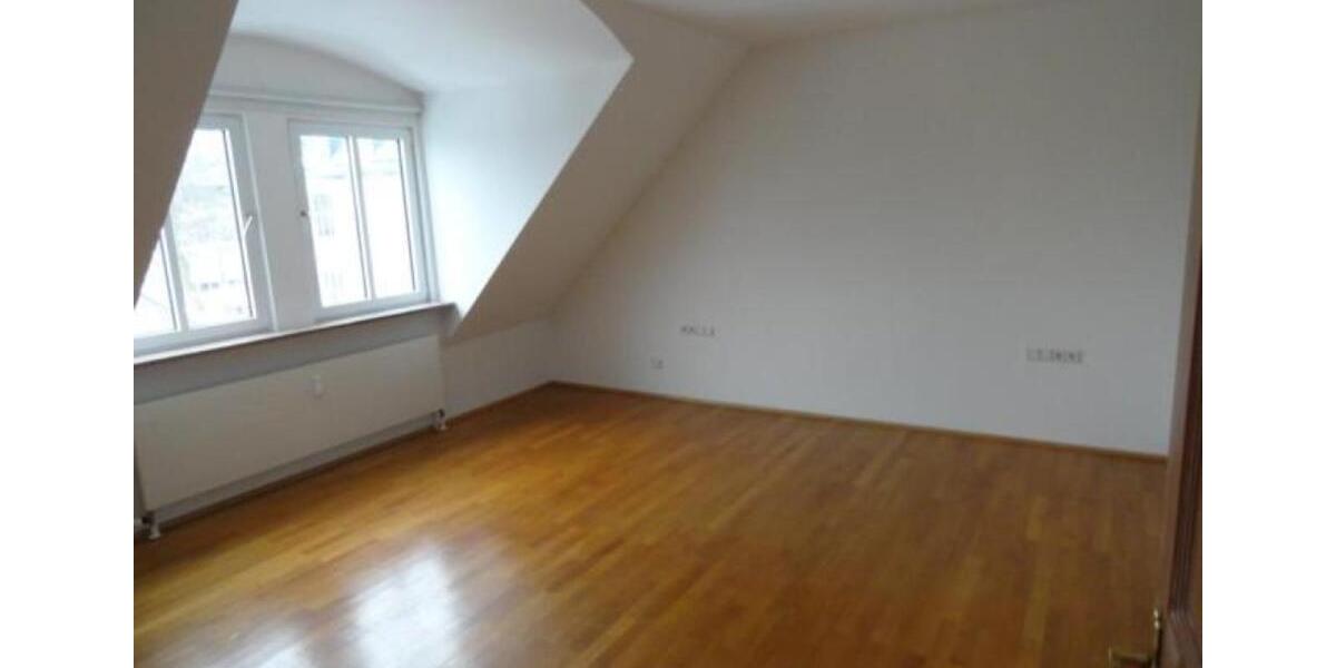 Maisonettenwohnung Neuhaus am Rennweg - 6.5 Zimmer, 270 m&sup2;, 1.198&euro; | Angebot:25842506