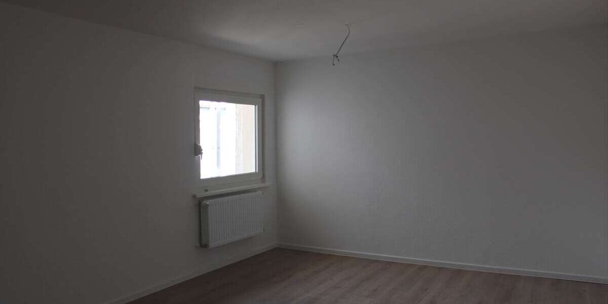 ruhige 4 Zimmer-Wohnung im Hinterhaus ***frisch renoviert*** mit Balkon 4 zimmer