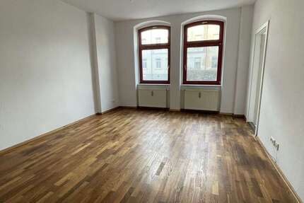 Wohnung zum Mieten in Zwickau 360 € 77 m² 4 zimmer