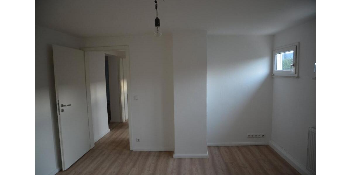 Dachgeschoßwohnung Essen Stadtbezirk III - 4 Zimmer, 58 m&sup2;, 580&euro; | Angebot:26494648