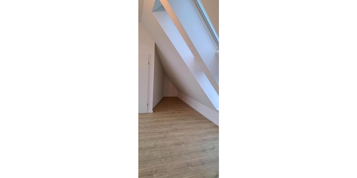 Dachgeschoßwohnung Bremen Schwachhausen - 1 Zimmer, 27 m&sup2;, 680&euro; | Angebot:26443702