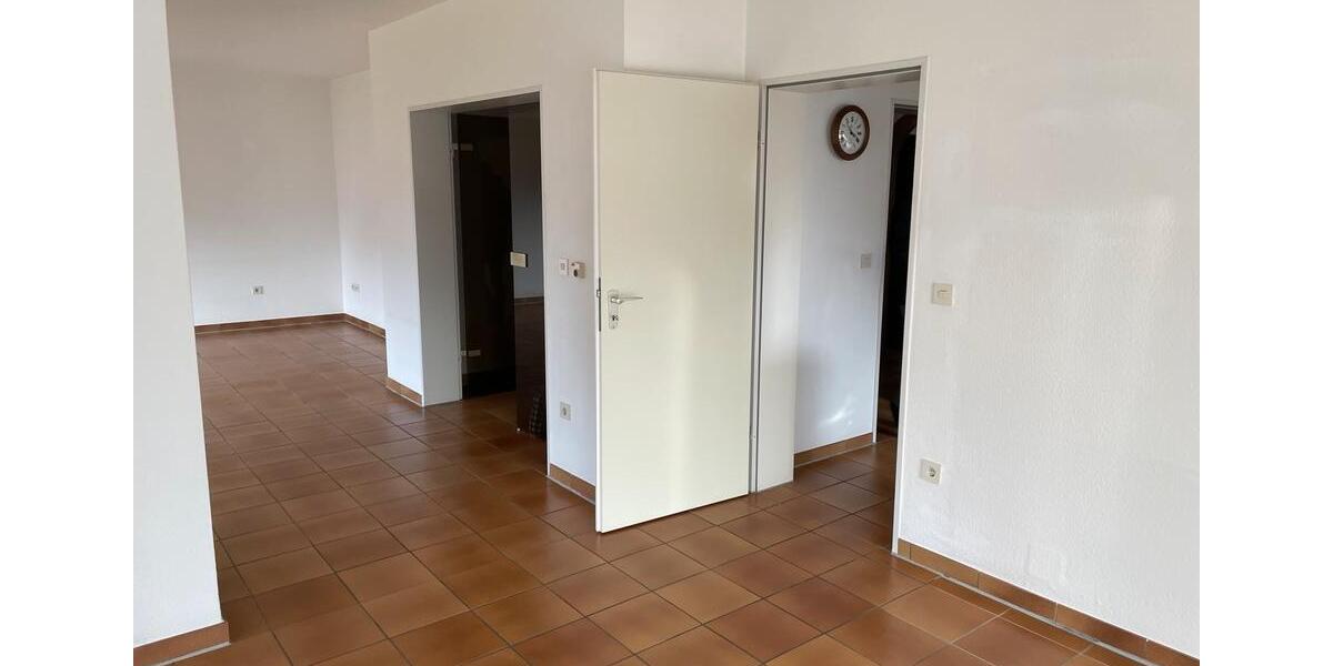 Erdgeschoßwohnung Brakel - 6 Zimmer, 150 m&sup2;, 1.425&euro; | Angebot:25922807