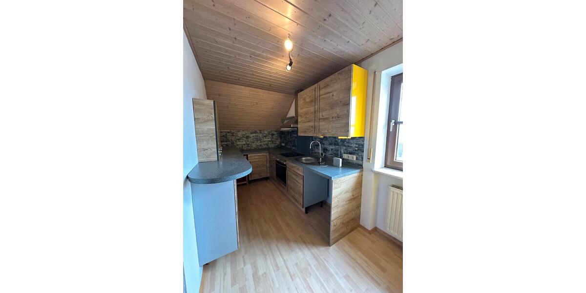 Helle 3,5-Zimmer Dachgeschosswohnung in Ried mit Balkon zimmer