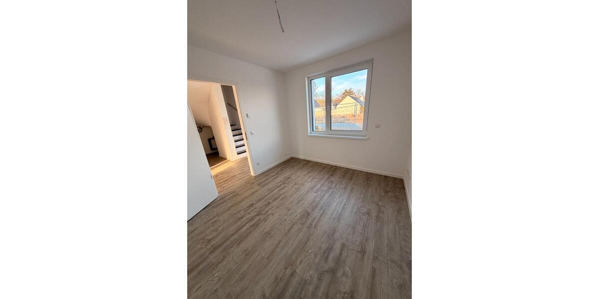 Doppelhaushälfte Zossen - 5 Zimmer, 125 m&sup2;, 1.699&euro; | Angebot:26408653