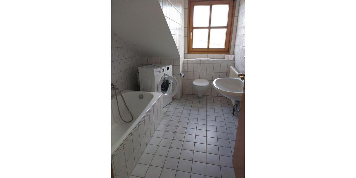 Dachgeschoßwohnung Arnstorf - 2 Zimmer, 40 m&sup2;, 400&euro; | Angebot:26347025