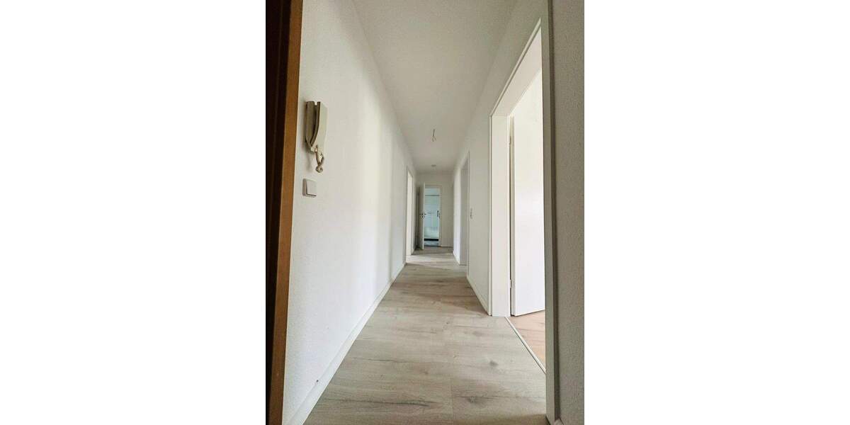 Etagenwohnung Meerane - 3 Zimmer, 71 m&sup2;, 560&euro; | Angebot:25755942