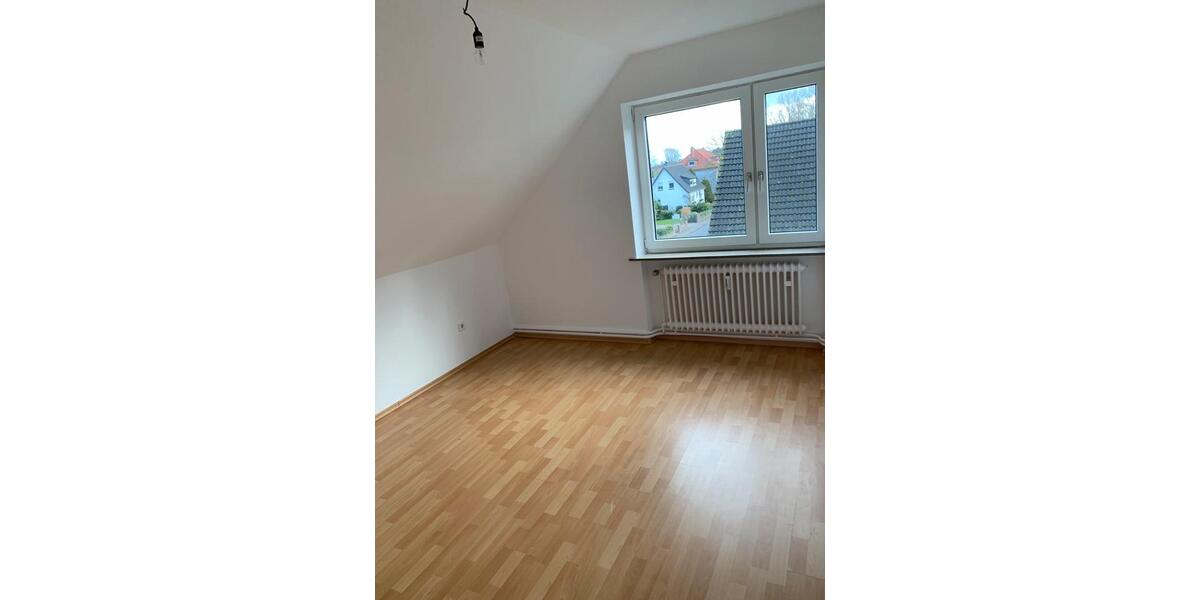 Dachgeschoßwohnung Cuxhaven Groden - 3 Zimmer, 61 m&sup2;, 725&euro; | Angebot:24890441