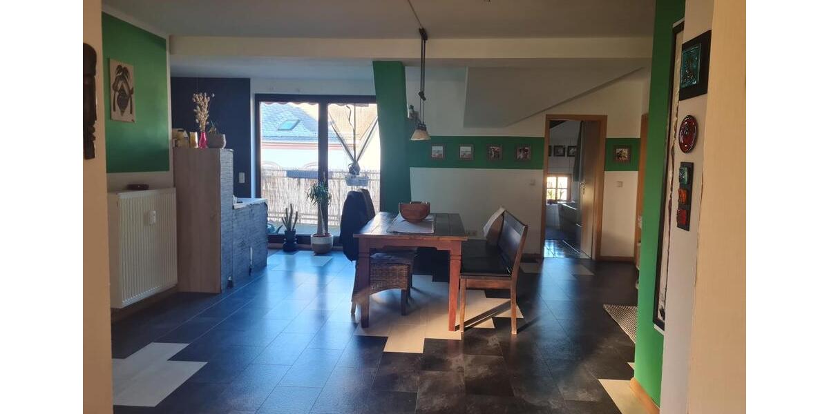 Dachgeschoßwohnung Altenburg - 3.5 Zimmer, 127 m&sup2;, 762&euro; | Angebot:25999853